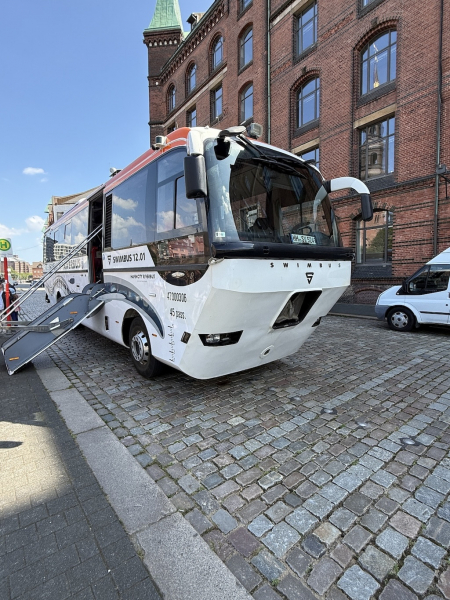 Hafencity Riverbus – Amphibische Stadtkreuzfahrt in Hamburg